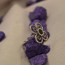 Anillo Plata y Azabache Colección Diana, trebol  de cuatro hojas - Imagen 2