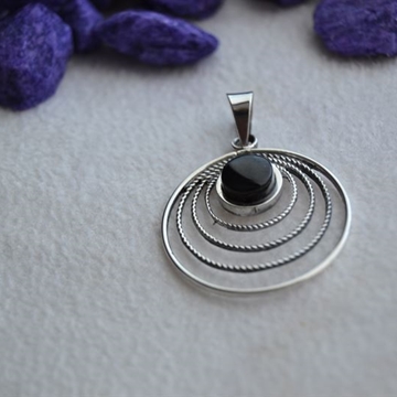 Colgante en Plata y Azabache, redondo, colección Geometrics - Imagen 1