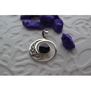 Colgante en Plata y Azabache redondo, con pequeña filigrana - Imagen 1