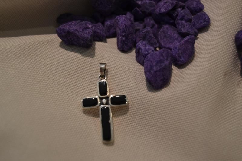 Colgante Plata y Azabache Colección Cruz de Compostela, recta - Imagen 1