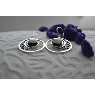 Pendiente en Plata yAzabache, redondo, con pequeña filigrana - Imagen 2