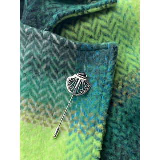 Pincho plata y azabache Colección Conchas delPeregrino - Imagen 1