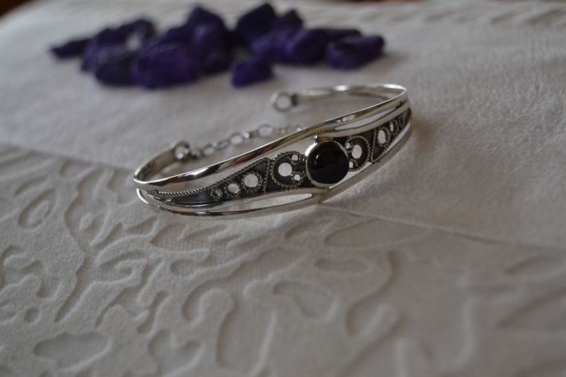 Pulsera en Plata y Azabache, colección Artemisa - Imagen 3